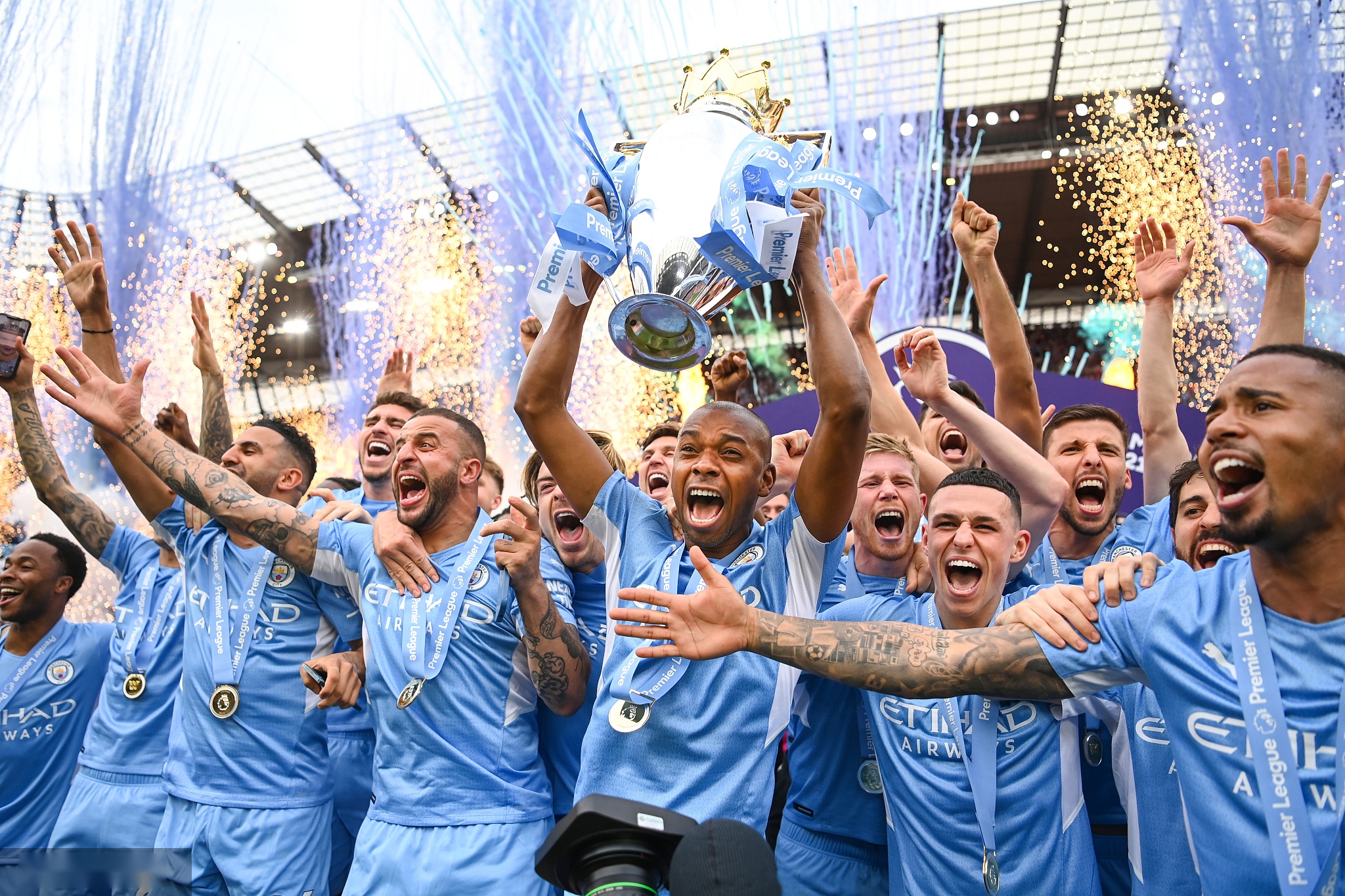 劲旅的较量 劲旅的较量